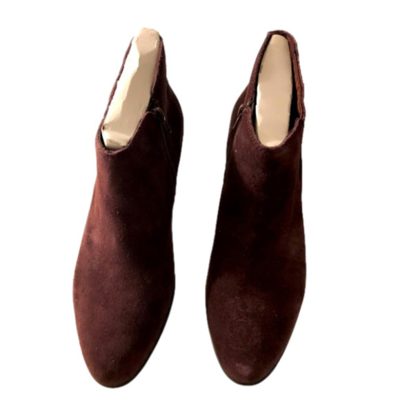NWT CLARKS Adreena Flora Suede Ankle Boot - Picture 1 of 4